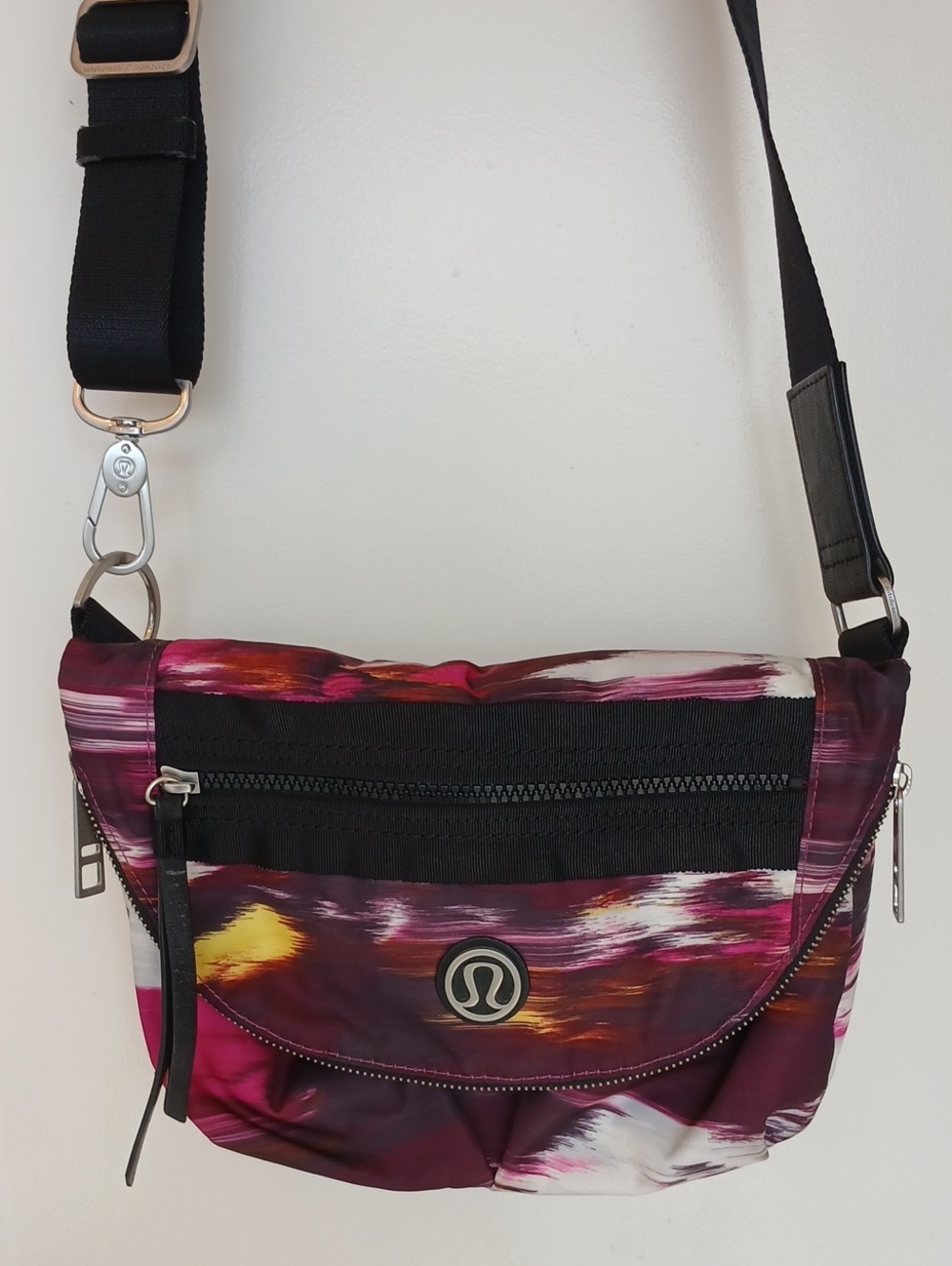 Lululemon Festival Crossbody Bag Pigment Wind Berry Rumble